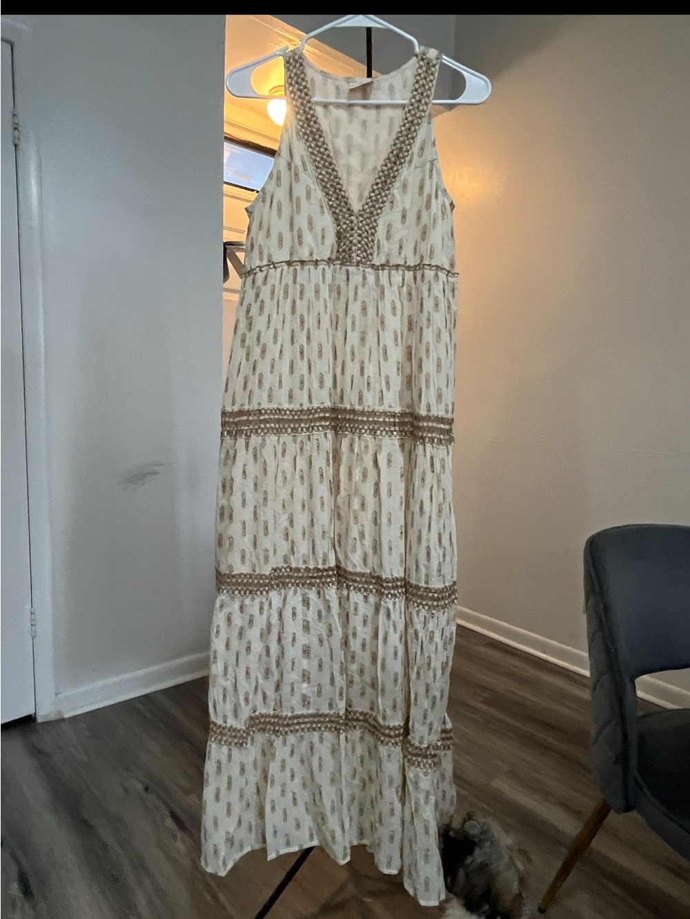 Cream V-Neck Cotton Maxi Dress - Picture 3 of 9